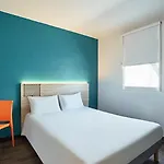 מלון Hotelf1 Montpellier Sud לאט